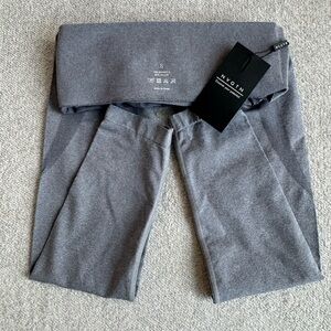 NVGTN Grey Curve Seamless Leggings